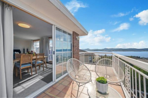 Luxury Sandy Bay Living River Views Free Parking